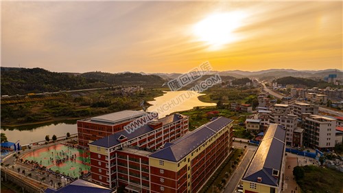 三八水库旁的隆回九中