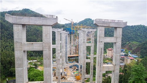 新新高速桥墩