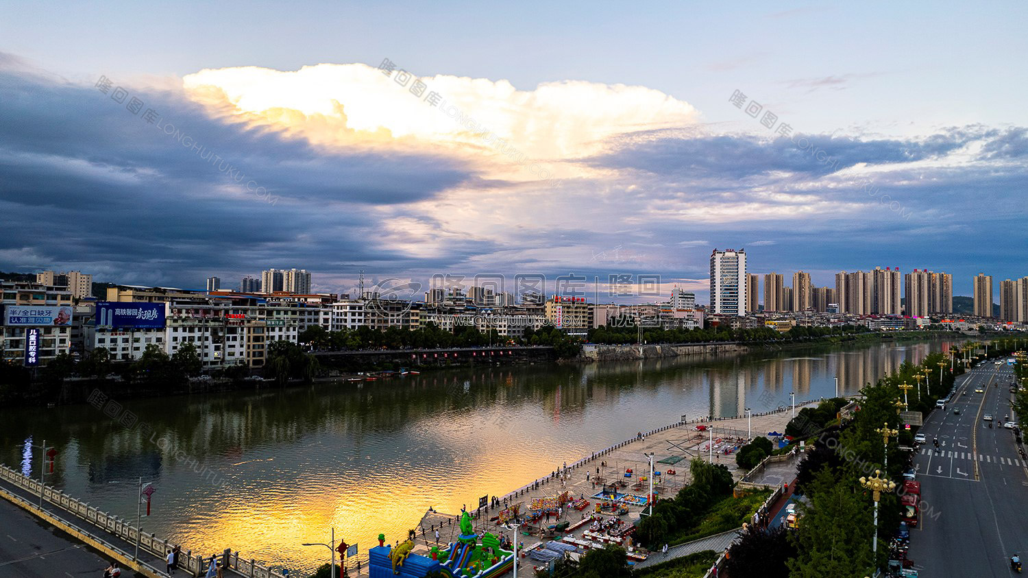 赧水河夕阳美景
