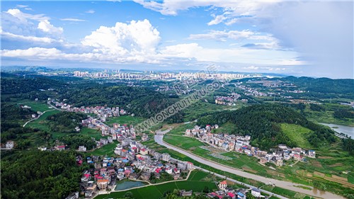 优先村县城方向