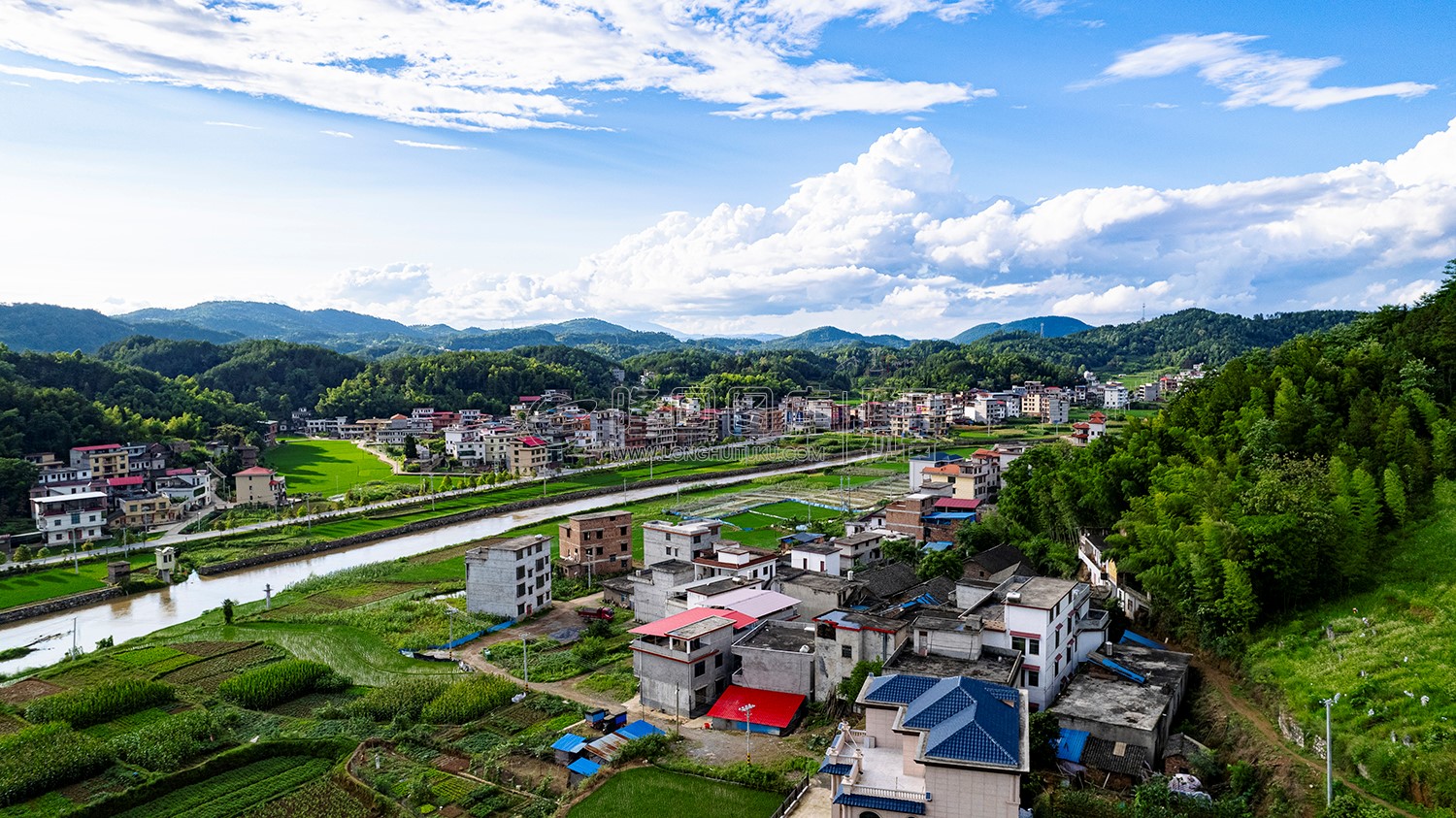 紫阳河畔的杨家桥