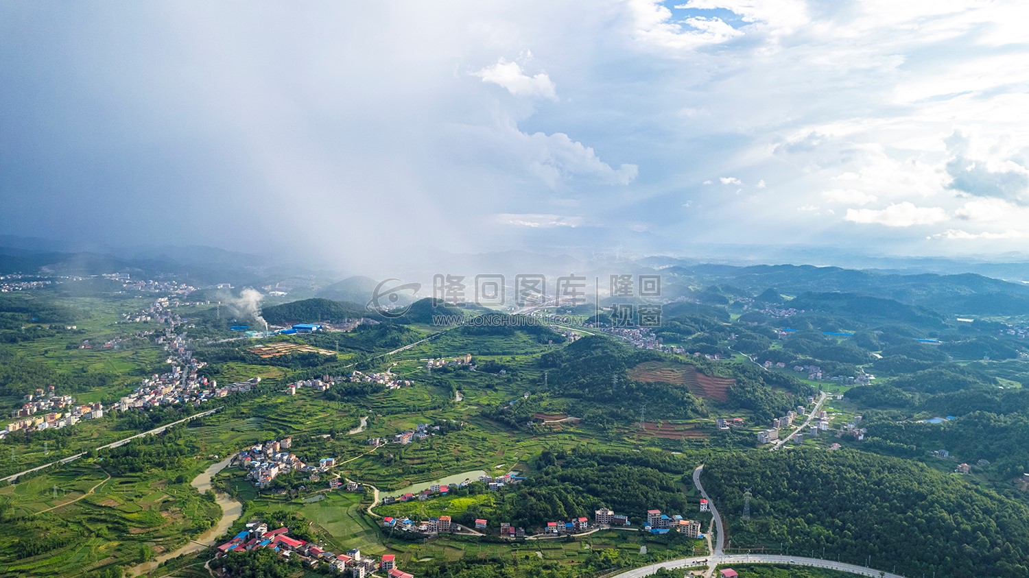 三阁司镇方向暴雨