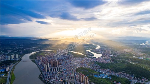 丁达尔光耶稣光