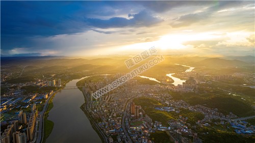 赧水河上空的耶稣光