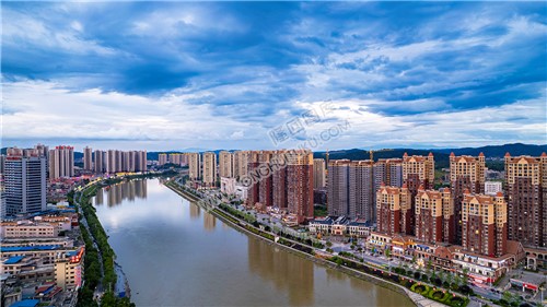 巴黎新城河岸风光