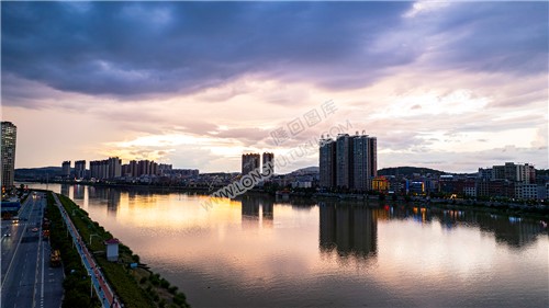 赧水河中的夕阳