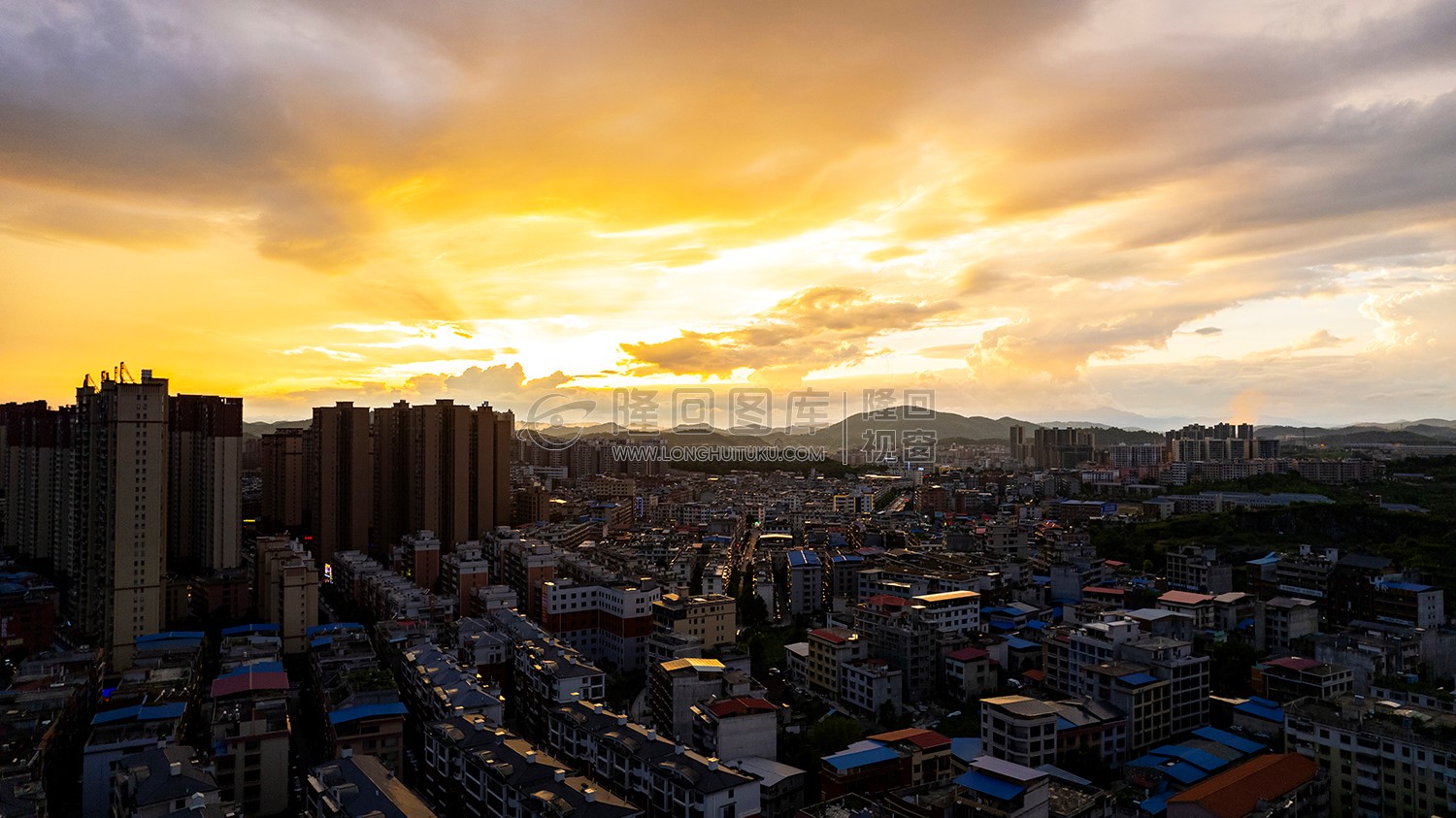 总站方向落日夕阳