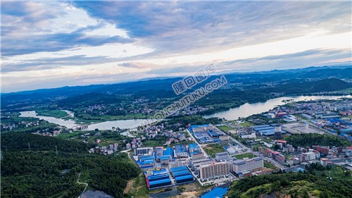 赧水河畔的隆回工业园