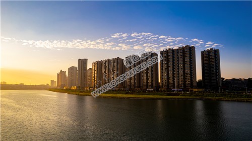 赧水河畔的隆回县城