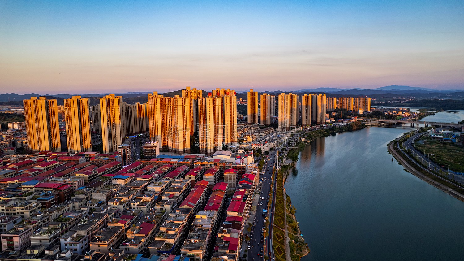 隆回县城的日落风光