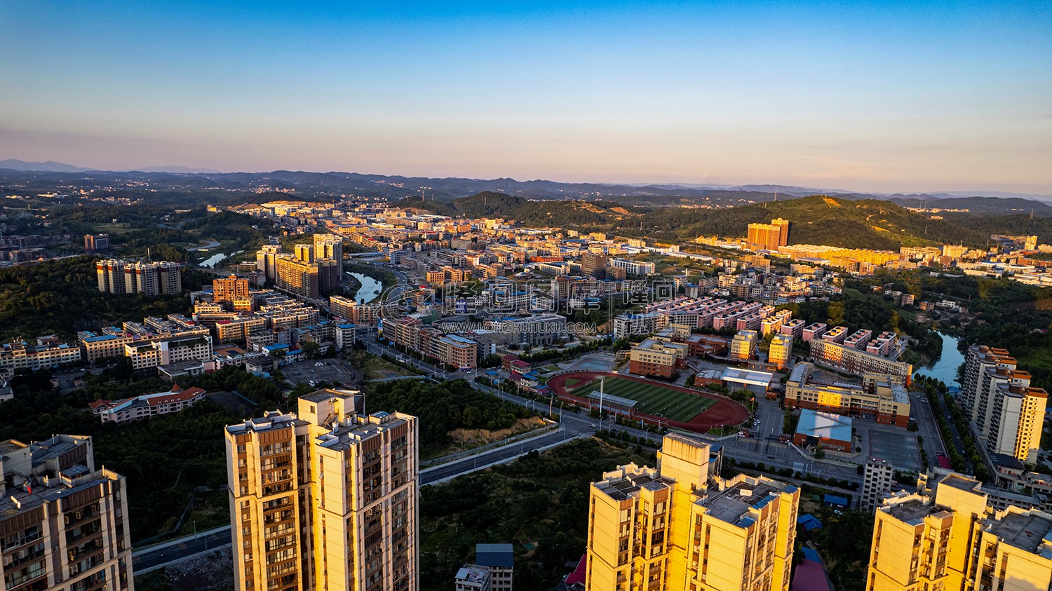 思源学校隆回工业园方向