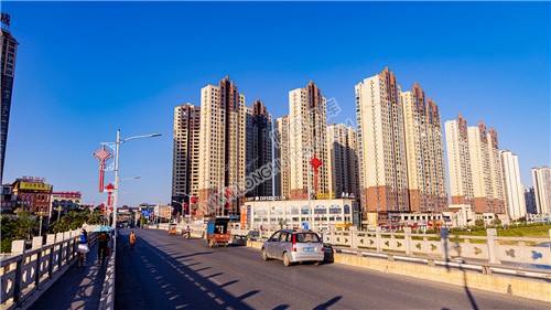 大桥上看滨江国际