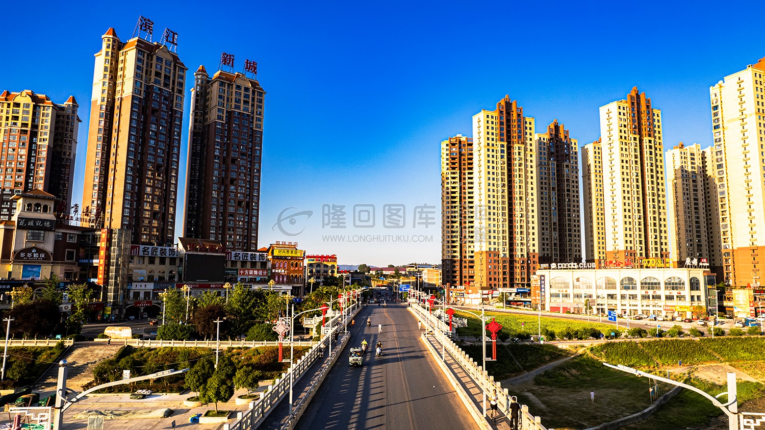 隆回大桥南端巴黎新城与滨江国际