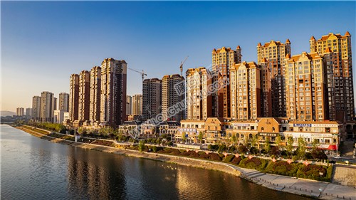 巴黎新城河畔日出风光