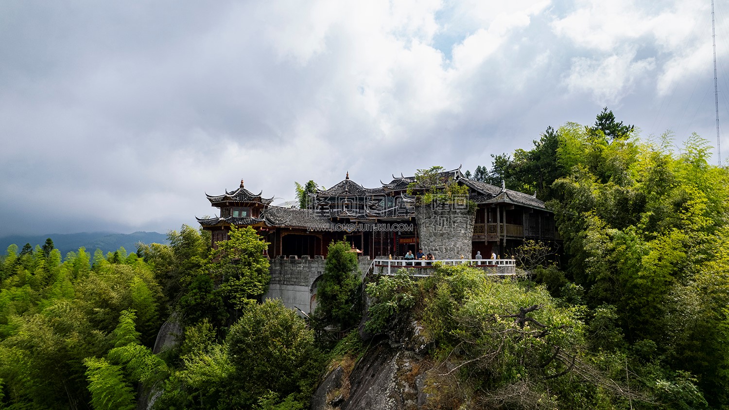 香炉一样的石柱