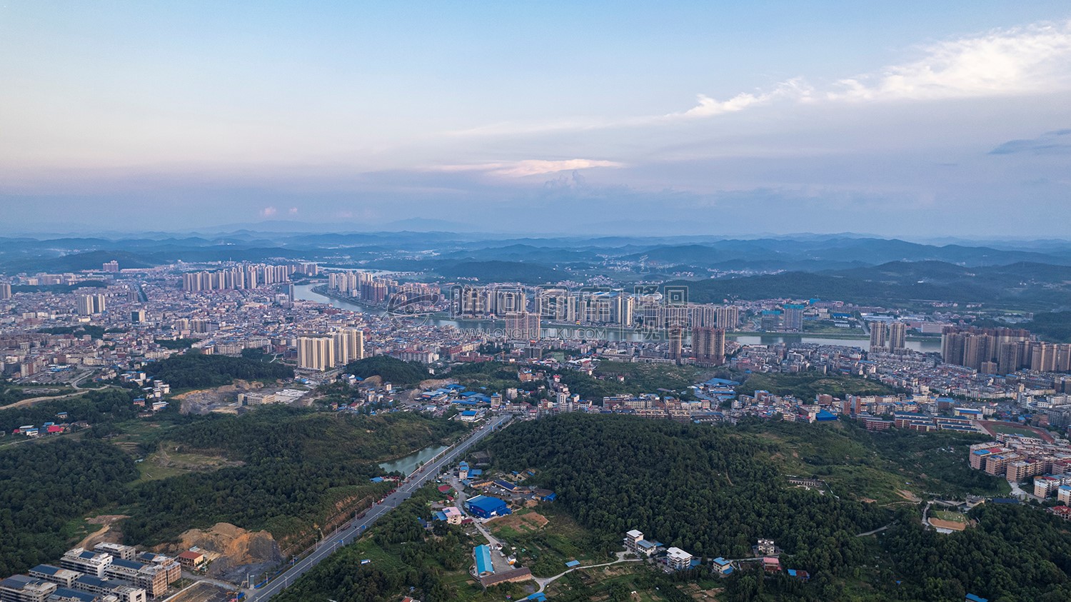龙门路县城方向