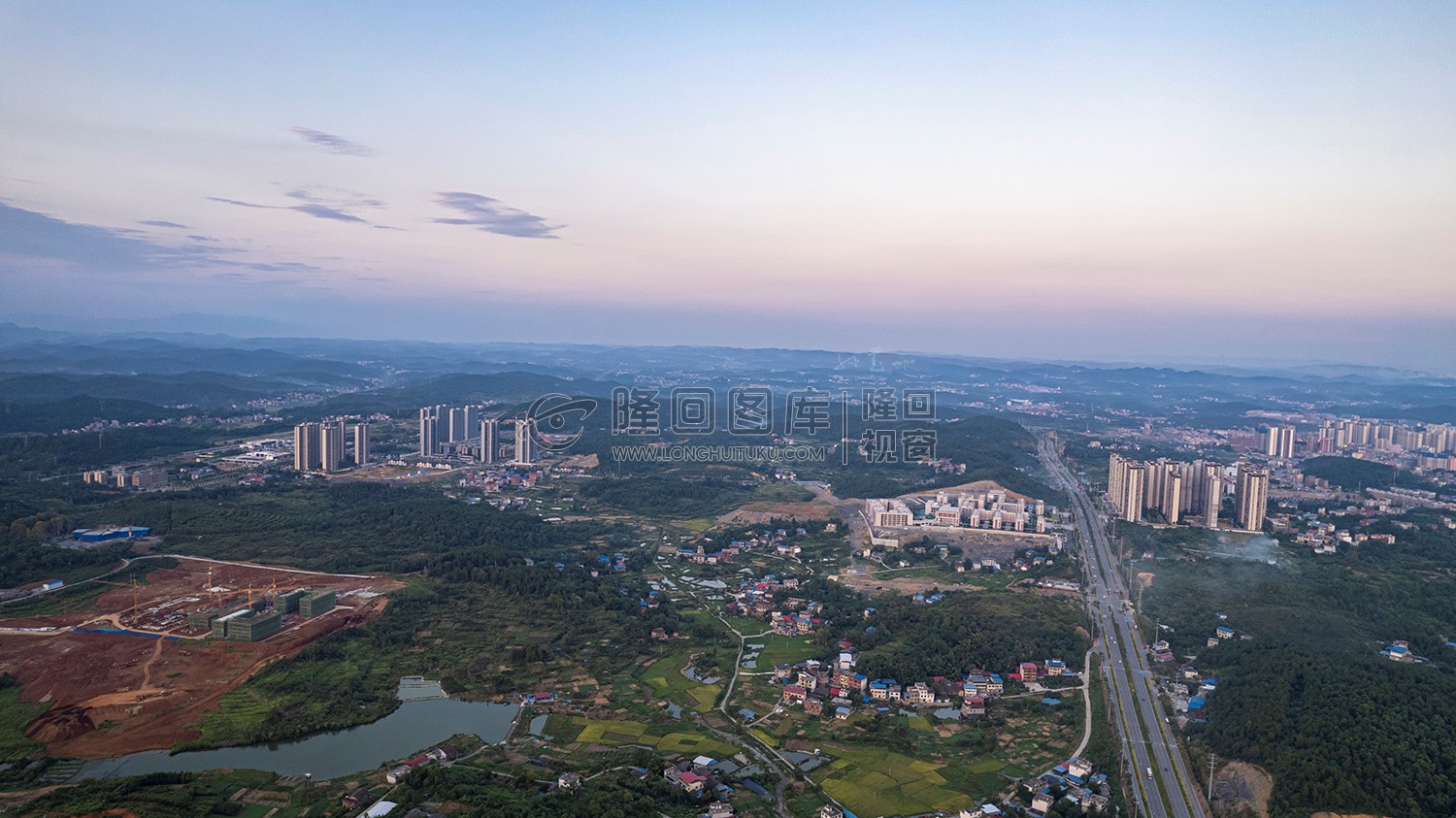 华星学校 高铁站方向