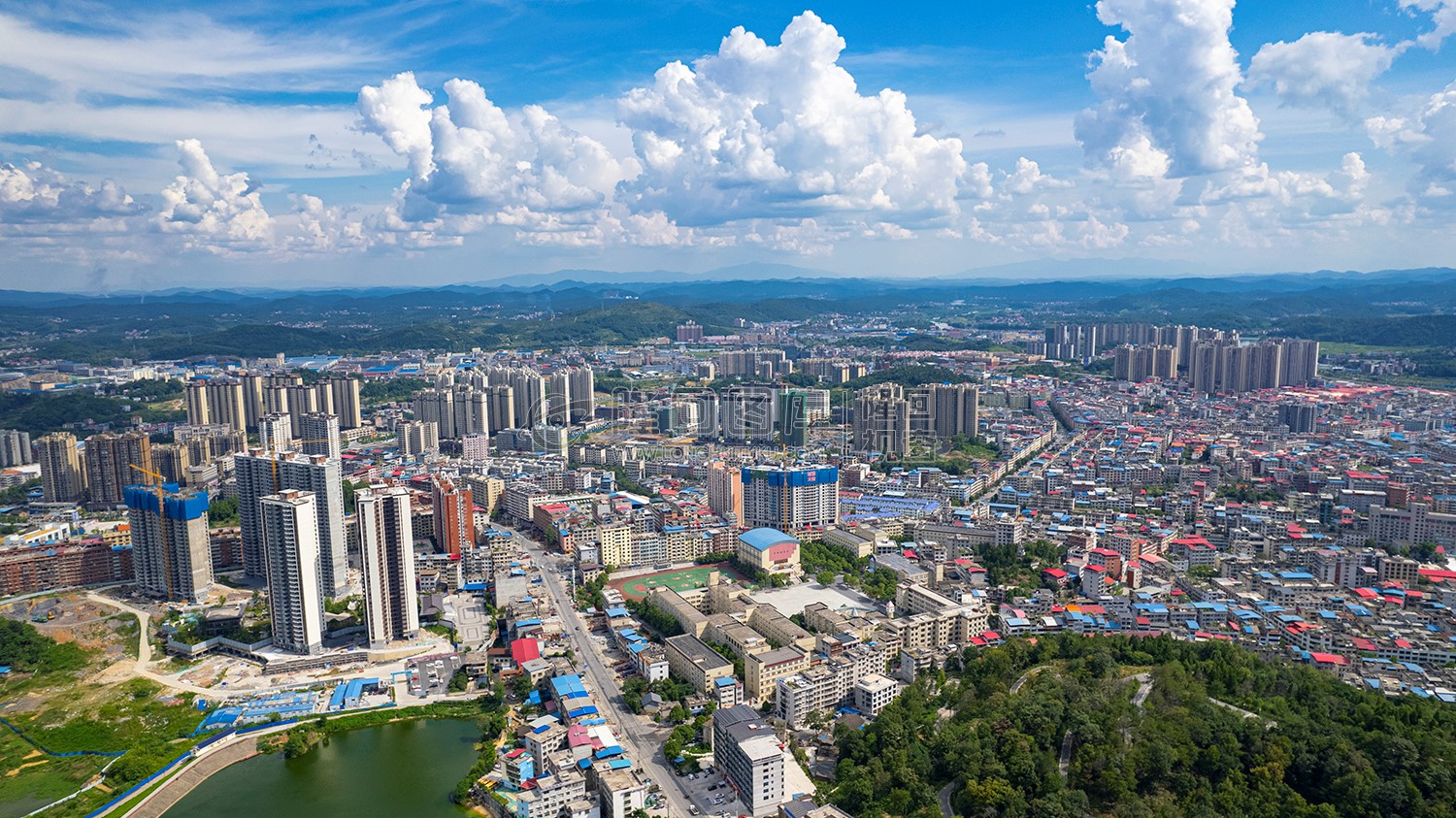 绿洲新城 万和学校