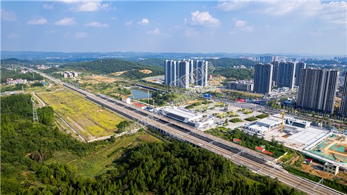 隆回高铁站全景