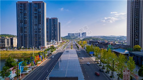 高铁站前的魏源路