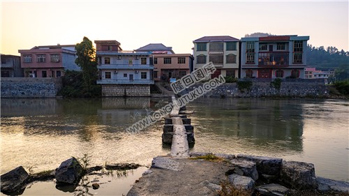 许家石板桥的早晨