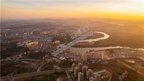 赧水河花门风光
