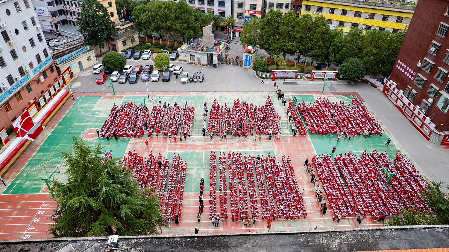 东方红小学操场