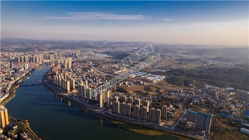 赧水南岸城南风光