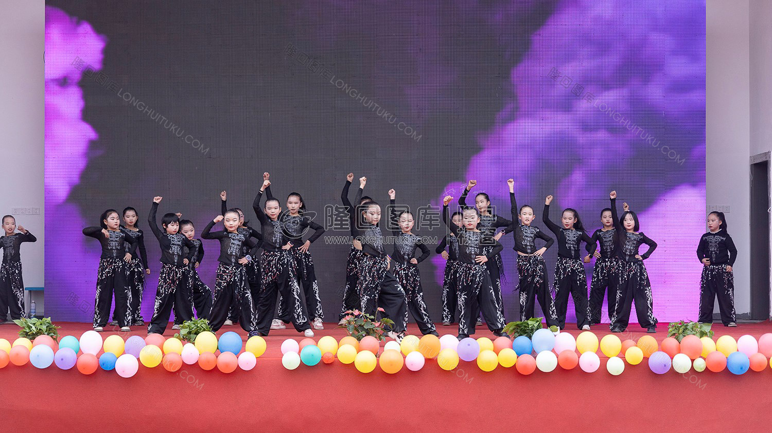 学生元旦舞蹈节目