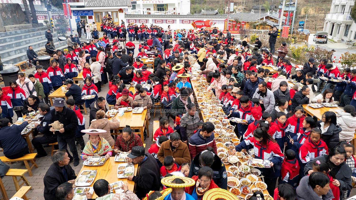 草原小学百家宴