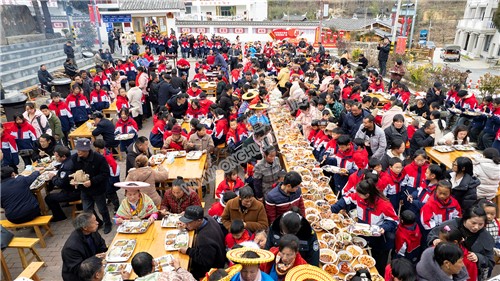 草原小学百家宴