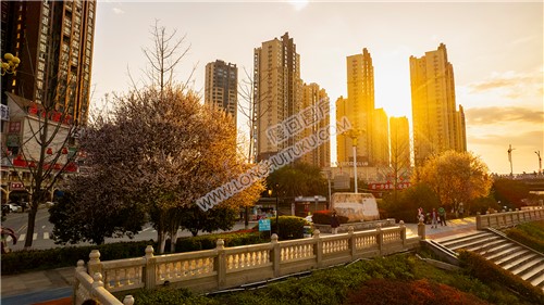 夕阳下的隆回河边风光