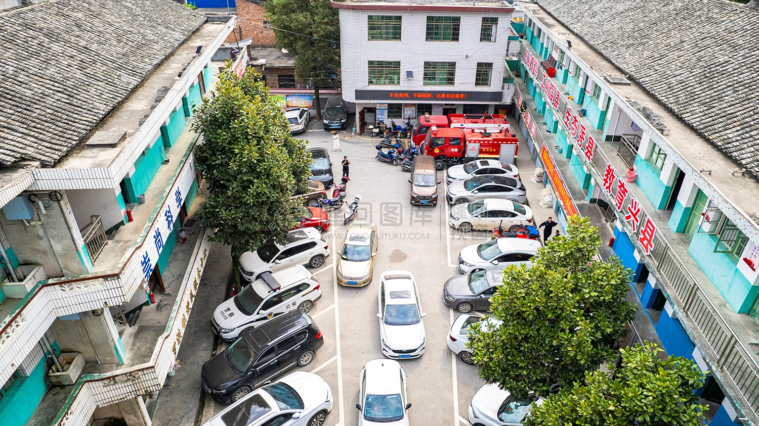 罗洪镇政府航拍