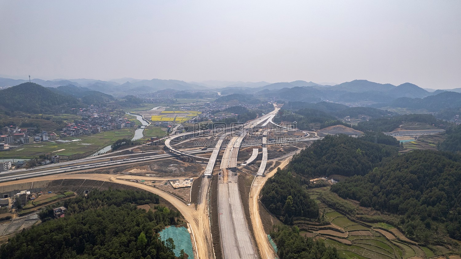 新新高速与沪昆高速枢纽