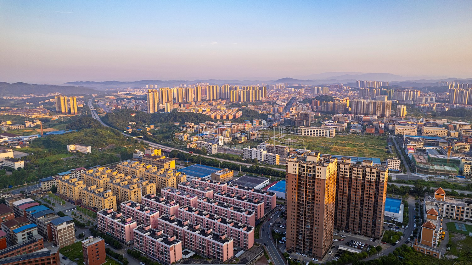 罗家大岭下的兴业小区