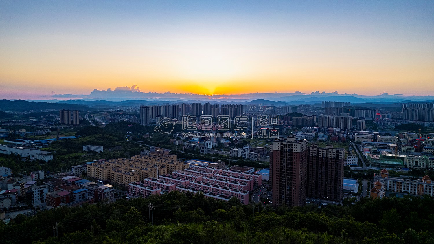 罗家大岭下的兴业小区