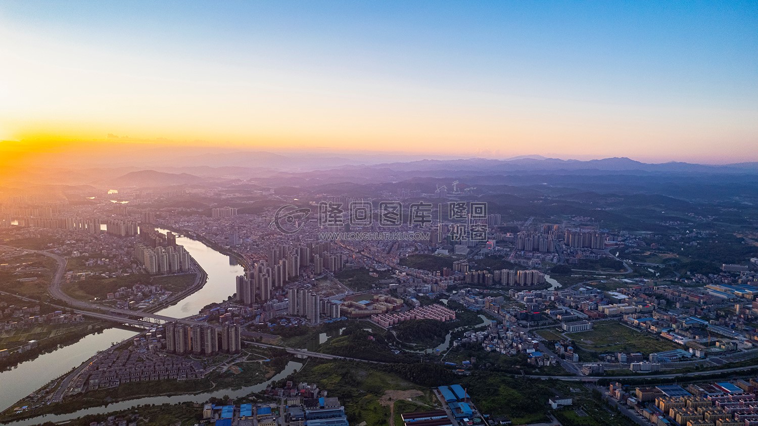 隆回城东方向看县城