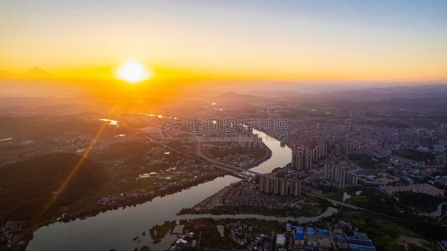 阅江府紫霞园方向