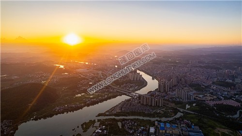 阅江府紫霞园方向