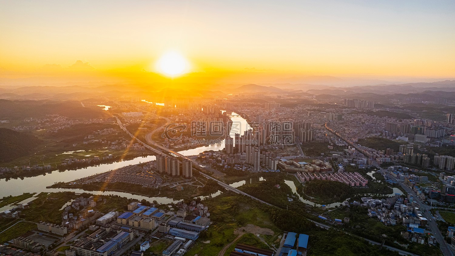 伏龙江阅江府方向