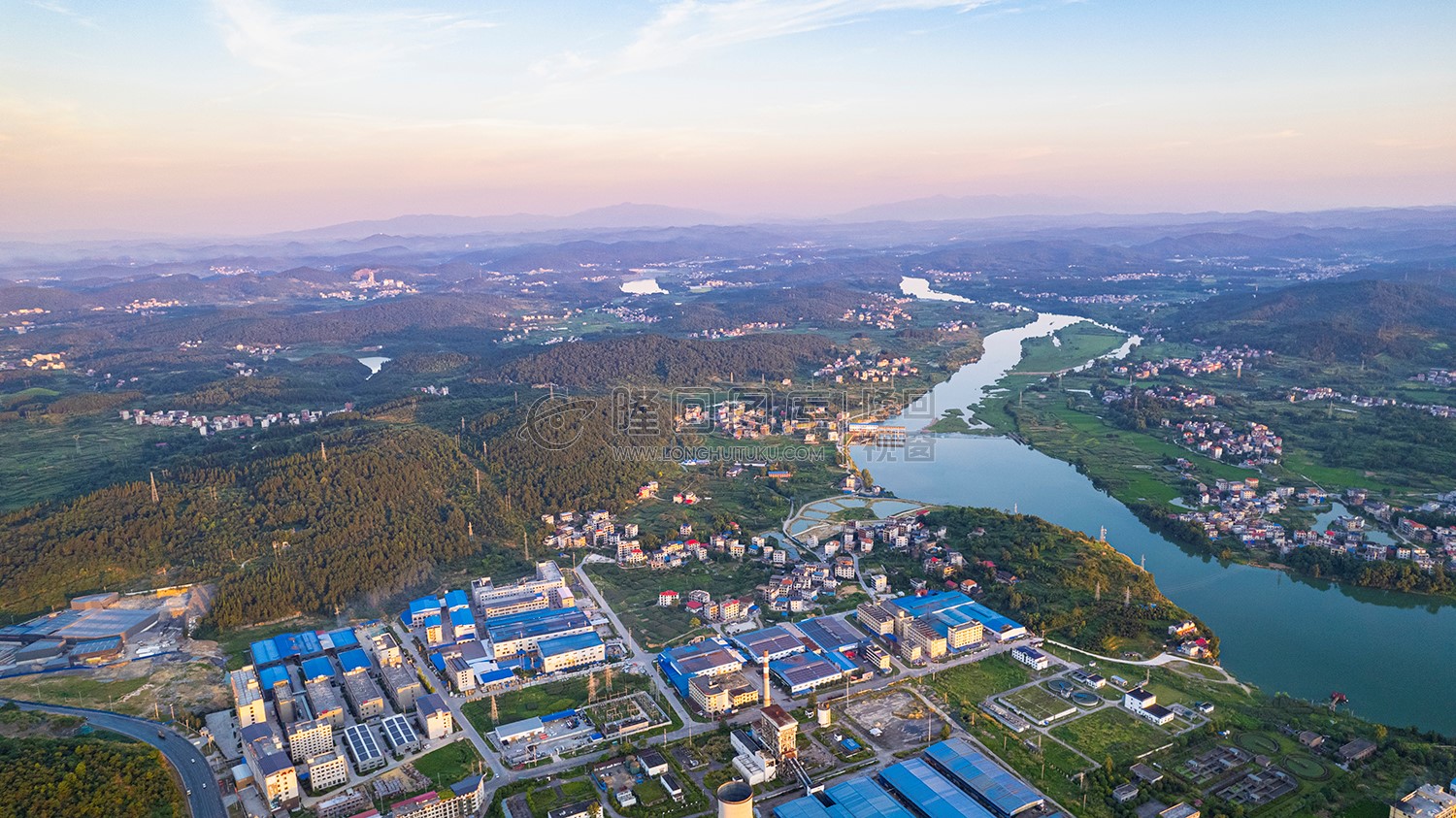 隆回工业园北山方向