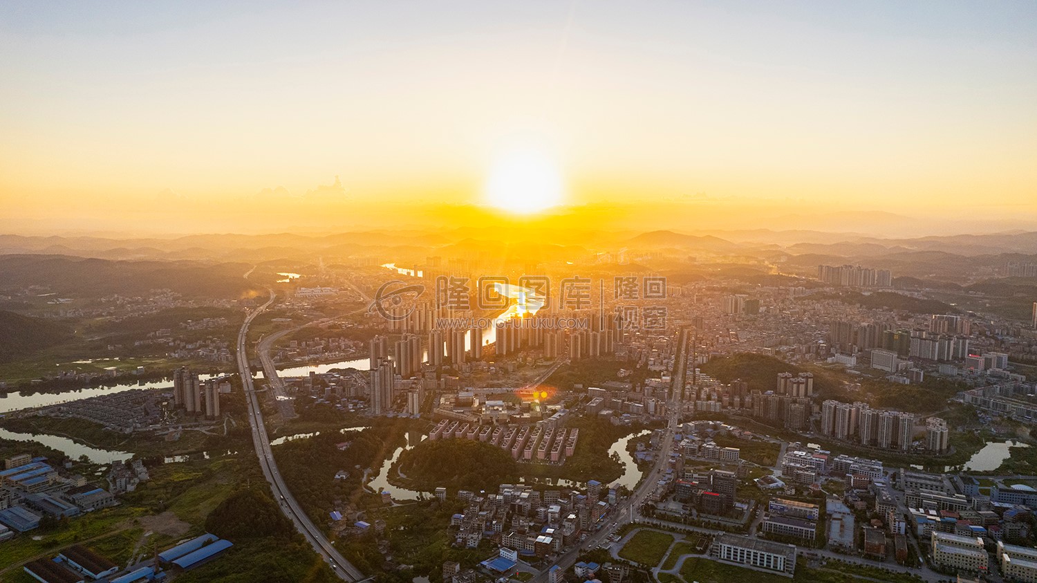赧水河夕阳风光