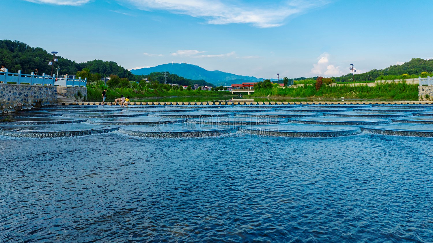 羊古坳的鱼鳞坝