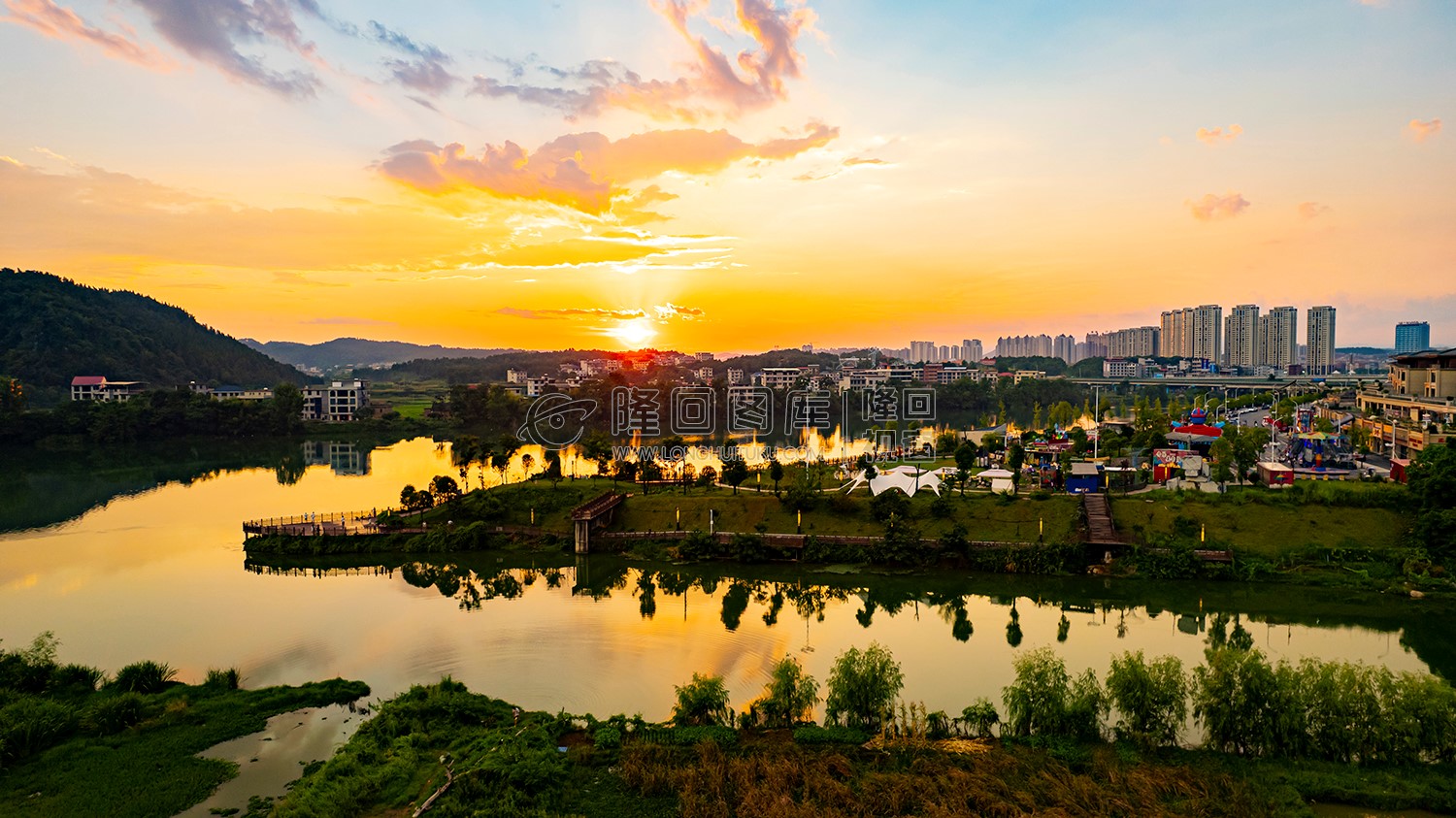 阅江府月亮湾夕阳美景