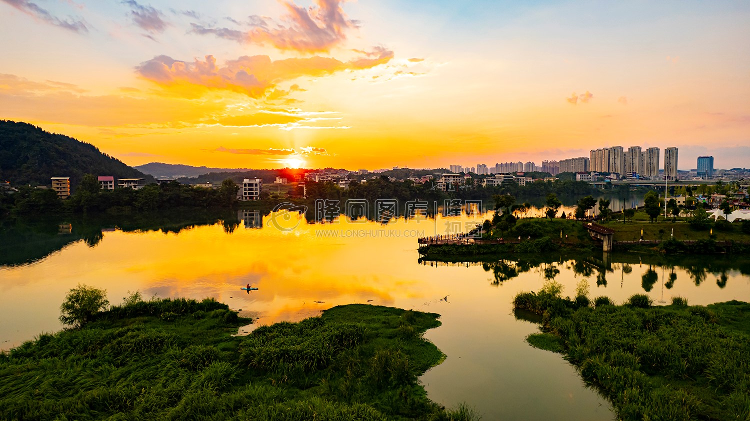 伏龙江赧水河夕阳美景