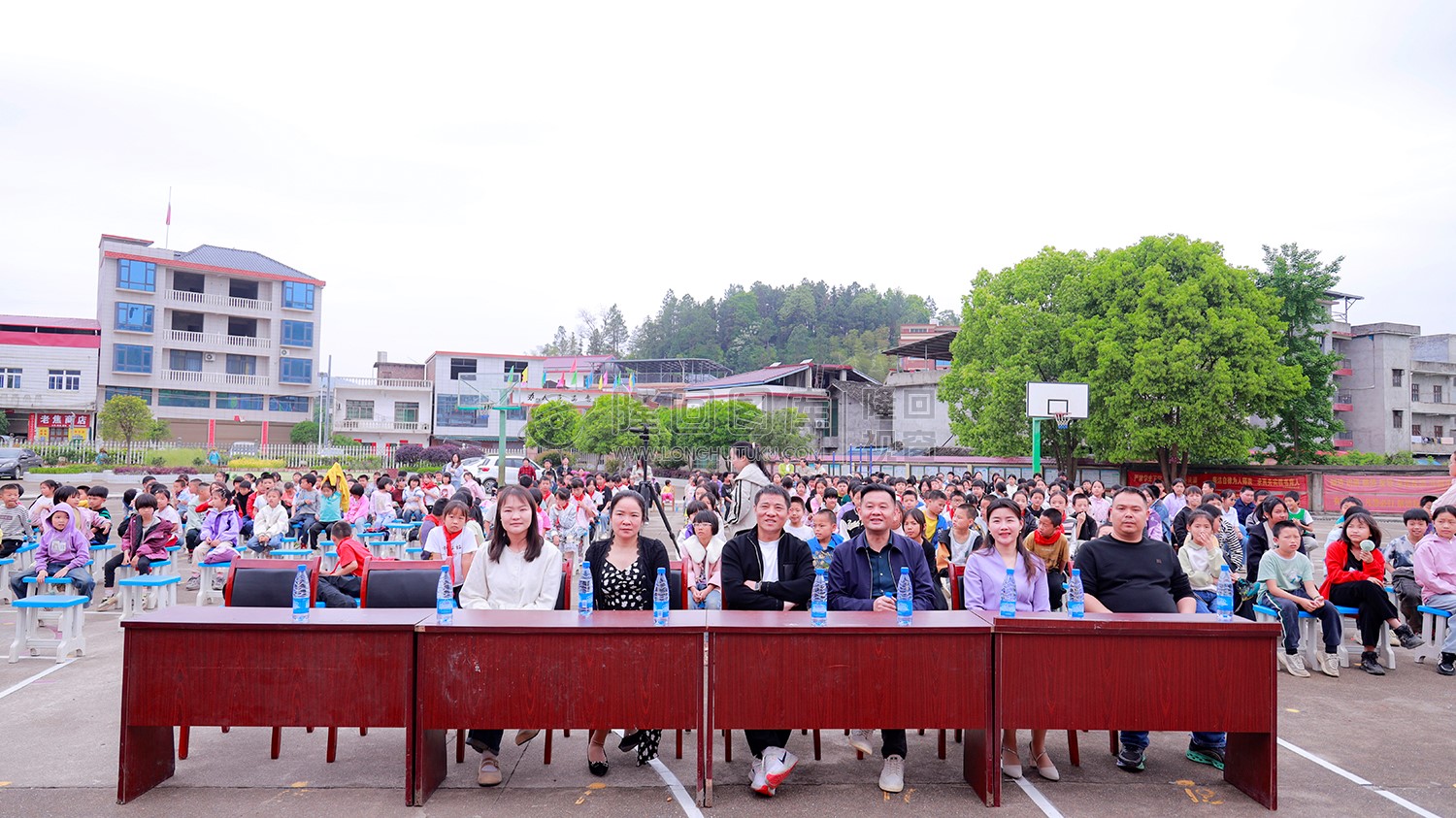 三阁司中心校领导与老师