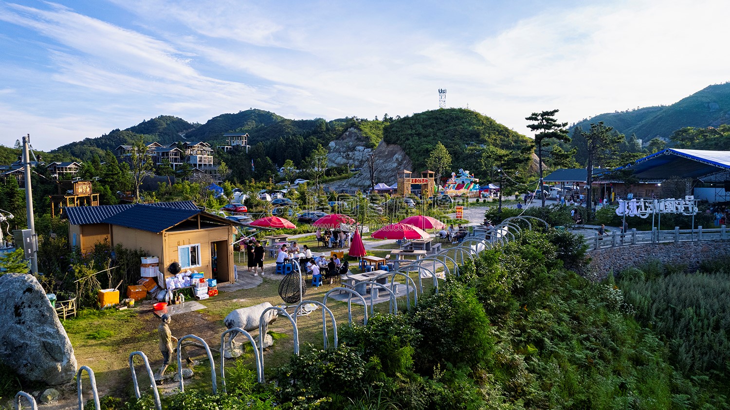 龙瑶幽谷烧烤基地