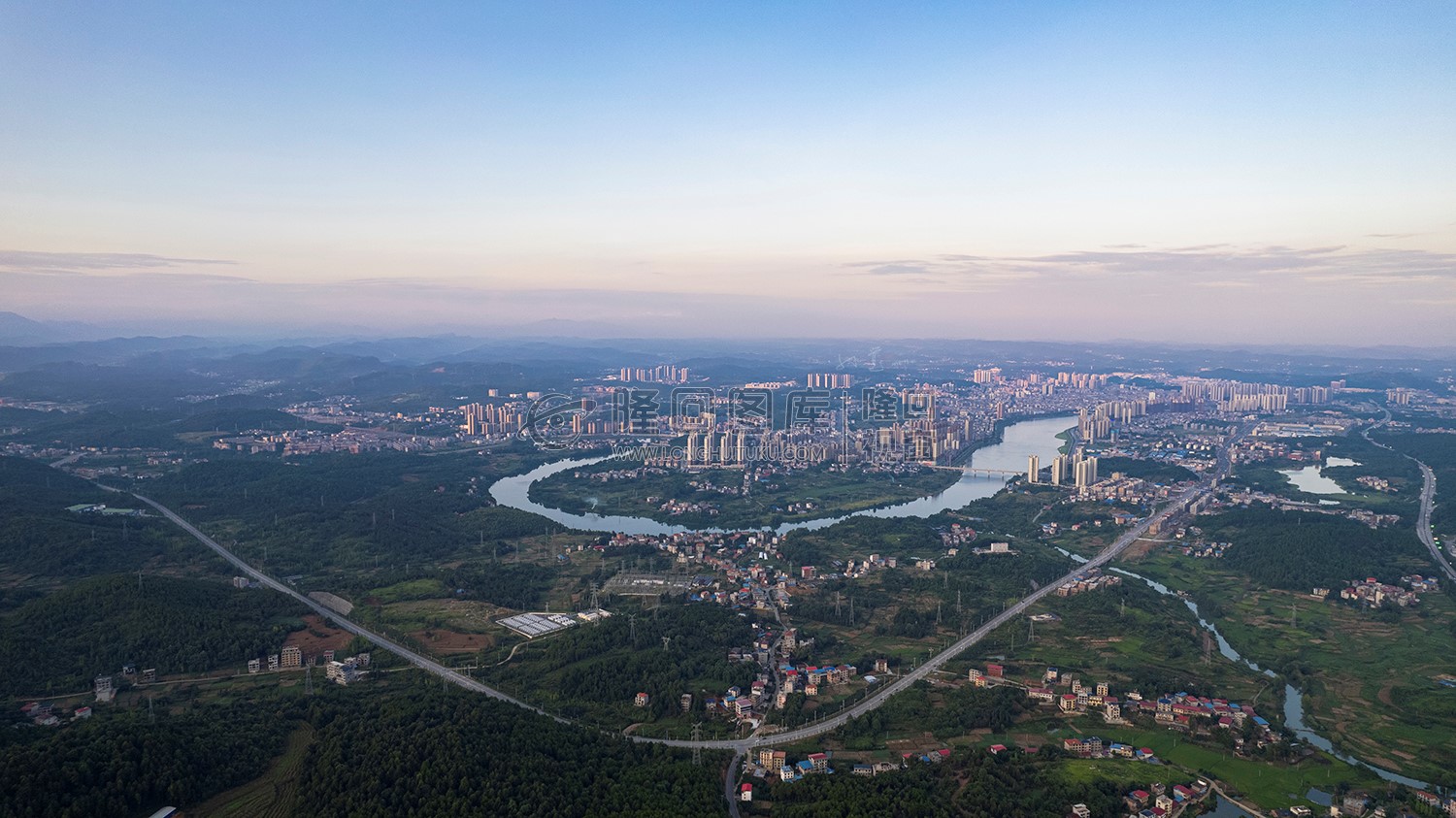 隆回县城全景