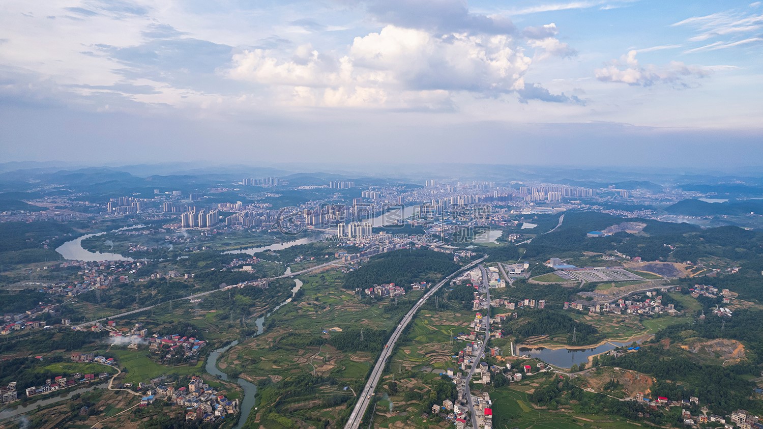 三阁司石马方向看隆回县城