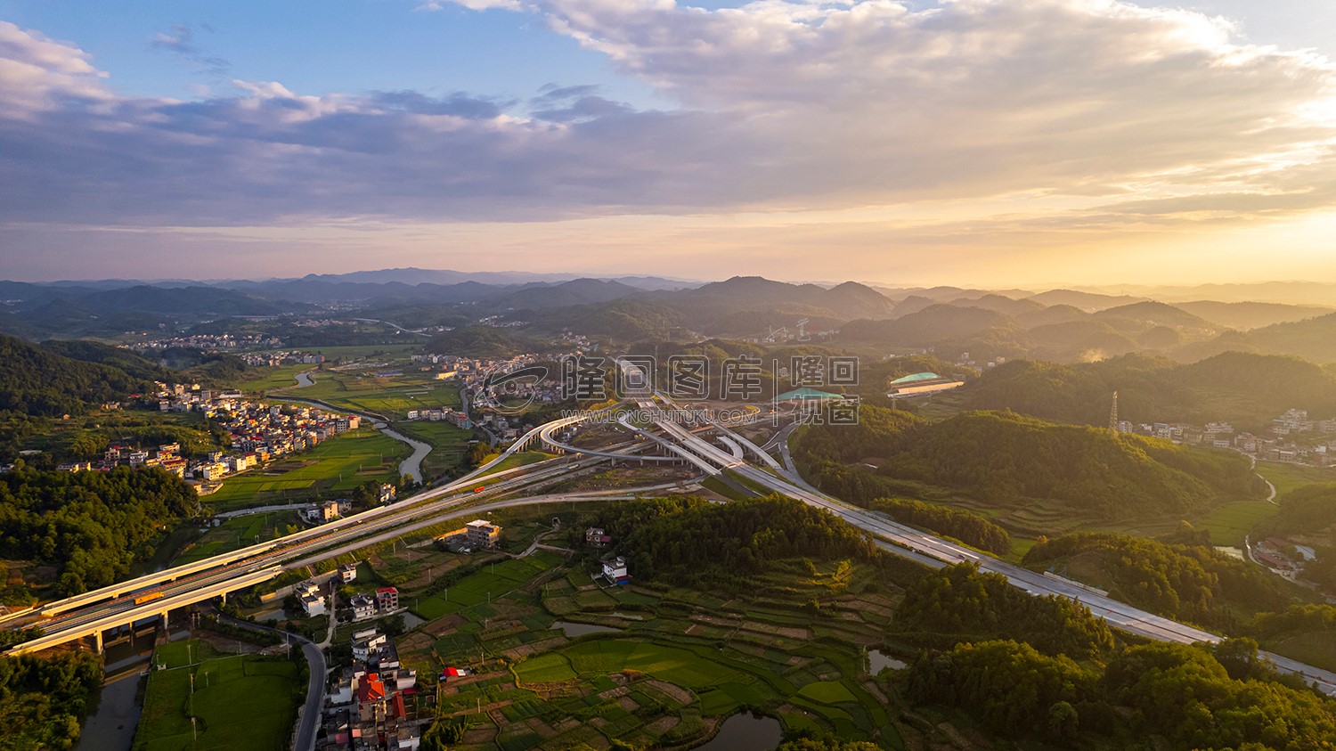 屋主塘枢纽的夕阳风光